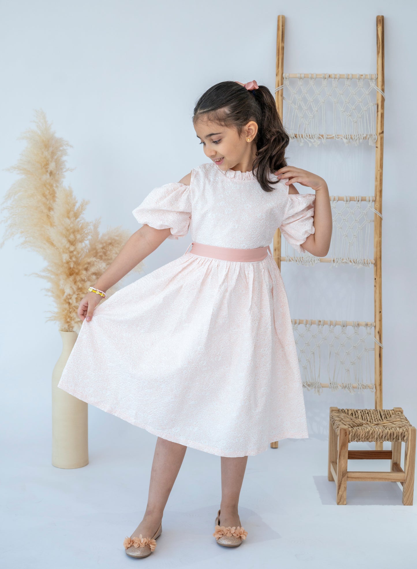 Elegant Pink Floral Girls Dress with Puff Sleeves