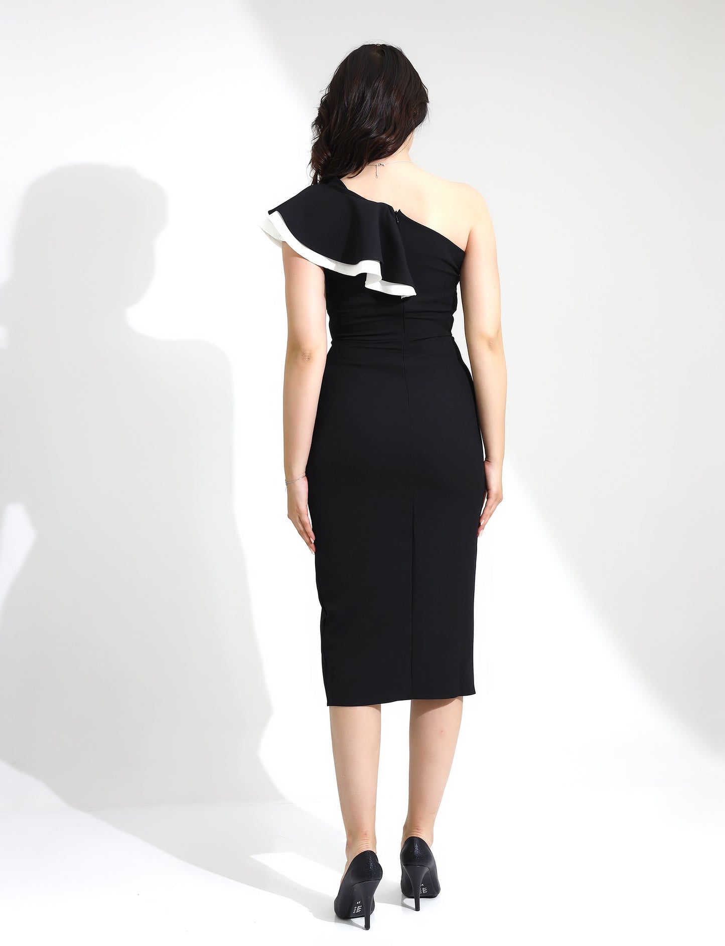 Chic Black One-Shoulder Dress with Ruffle Detail