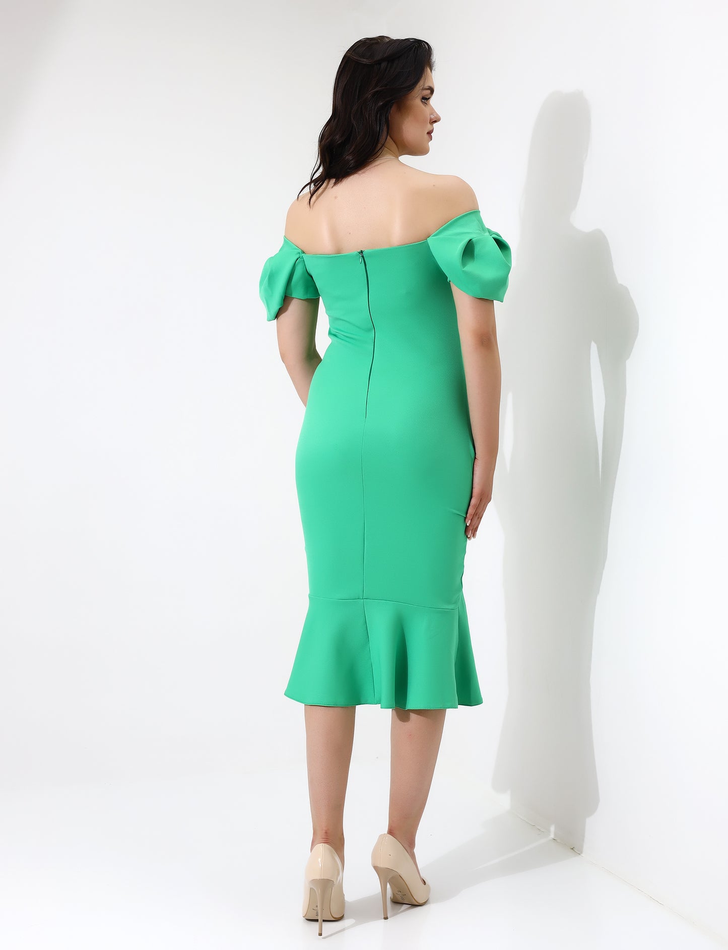 Elegant Off-Shoulder Green Midi Dress